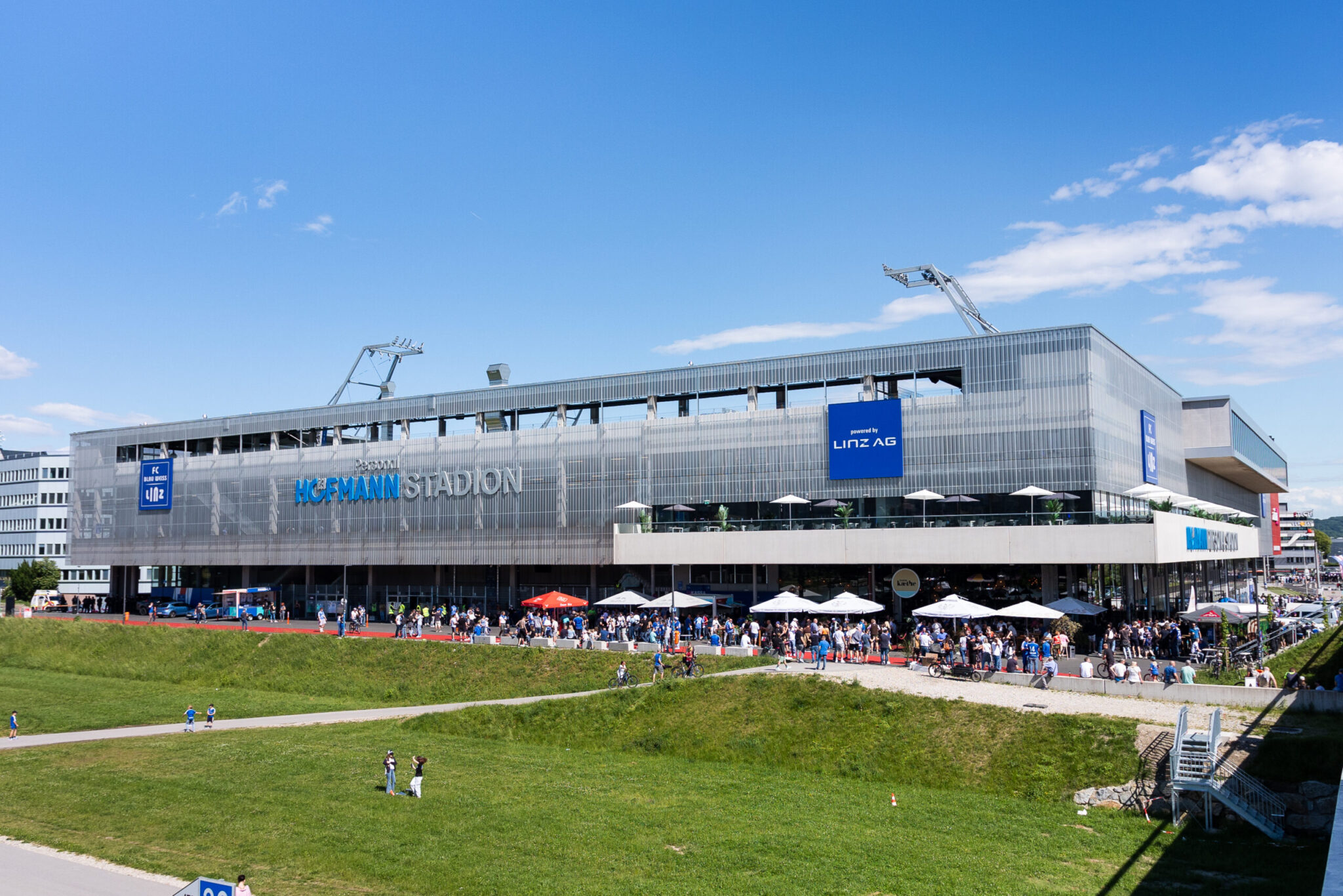 EM 2024 Public Viewing am Hofmann Personal Stadion FC Blau Weiß Linz