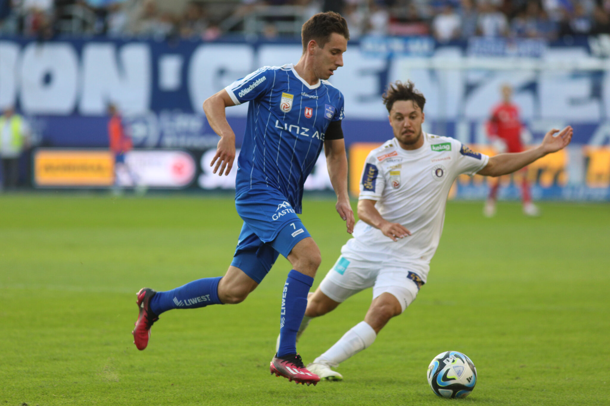 Mit Selbstvertrauen nach Klagenfurt – FC Blau-Weiß Linz Mit Selbstvertrauen nach Klagenfurt – FC Blau-Weiß Linz