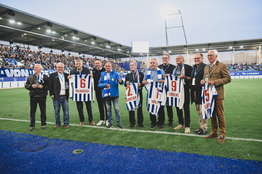 LINZ,AUSTRIA,19.OCT.24 - SOCCER - ADMIRAL Bundesliga, FC Blau Weiss Linz vs Wolfsberger AC. Image shows the ceremony of the SK VOEST Linz legends. Photo: GEPA pictures/ Christian Moser