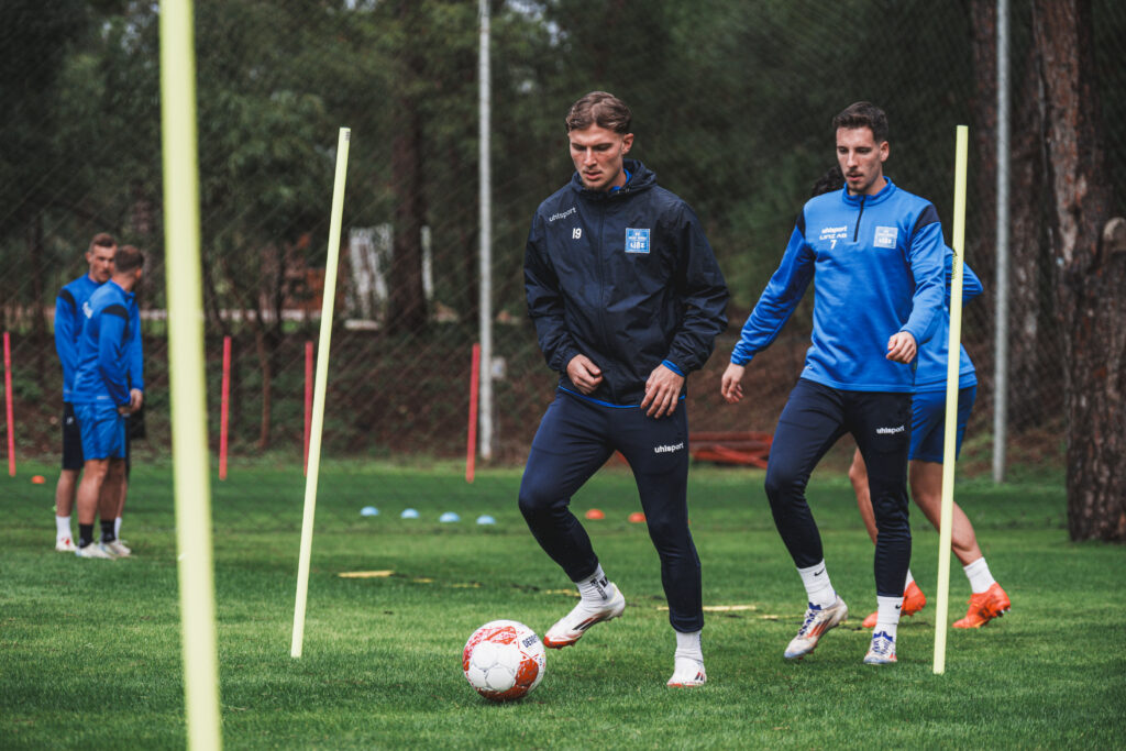 BELEK,TURKEY,22.JAN.25 - SOCCER - ADMIRAL Bundesliga, FC Blau Weiss Linz, training camp, training. Image shows Alexander Briedl (Linz). Photo: GEPA pictures/ Johannes Friedl