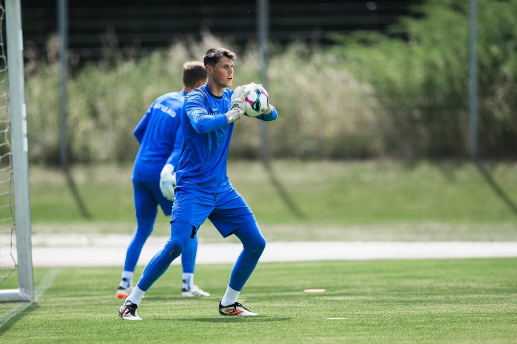 LINZ,AUSTRIA,23.JUN.25 - SOCCER - ADMIRAL Bundesliga, FC Blau Weiss Linz, training start. Image shows Viktor Baier (Linz). Photo: GEPA pictures/ Christian Moser