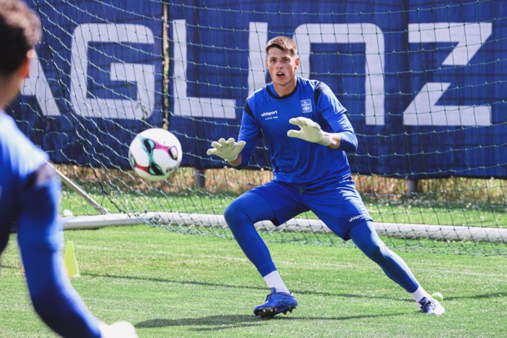 RIED,AUSTRIA,07.JUL.25 - SOCCER - ADMIRAL Bundesliga, FC Blau Weiss Linz, training. Image shows Viktor Baier (Linz). Photo: GEPA pictures/ Mathias Mandl